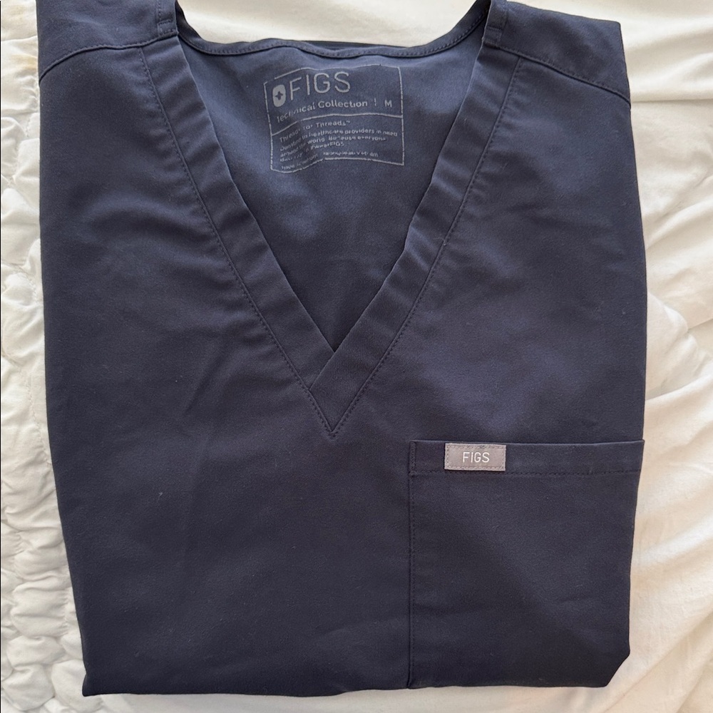 Figs Women’s Catarina Scrub Top, Quiet Navy, Medium